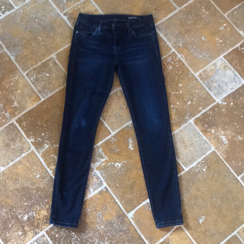 BLANK NYC size 28 spray on stretch skinny jeans